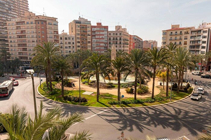 Piso de 3 habitaciones en venta en Comunitat Valenciana, Alicante