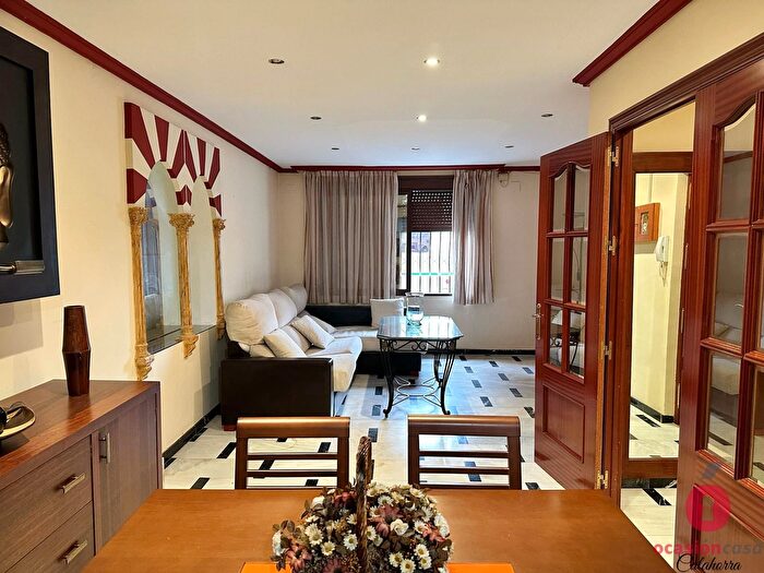 Piso en venta de 3 habitaciones: Sur, Campo de la Verdad Miraflores