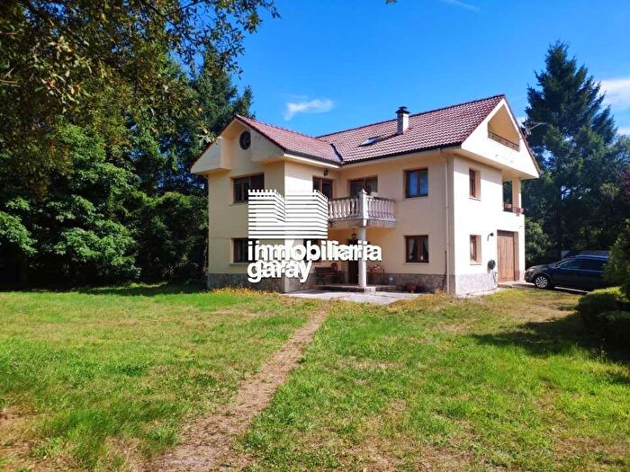 Casa en venta de 8 habitaciones en Merindad de Sotoscueva, Burgos