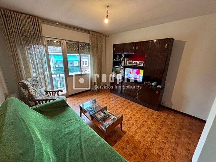 Piso en venta de 3 habitaciones en Alamín, Guadalajara Capital
