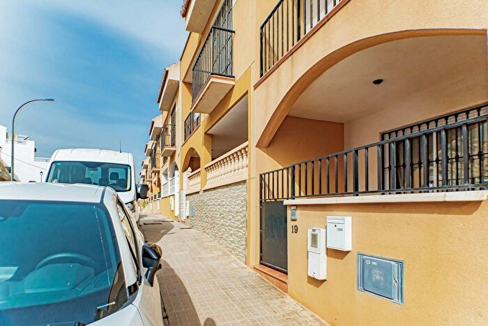 Casa de 4 habitaciones en venta en Andalucía, Almería