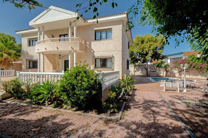 Casa en venta de 4 habitaciones en Comunitat Valenciana, Alicante
