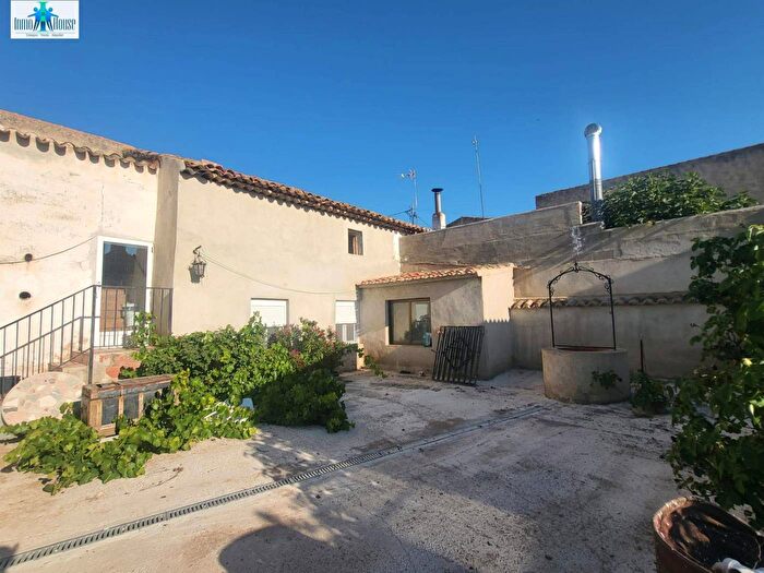 Casa en venta de 3 habitaciones en Castilla La Mancha, Albacete
