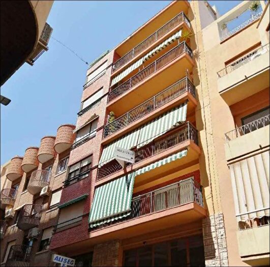 Centro, Mercado: Piso en venta de 4 habitaciones