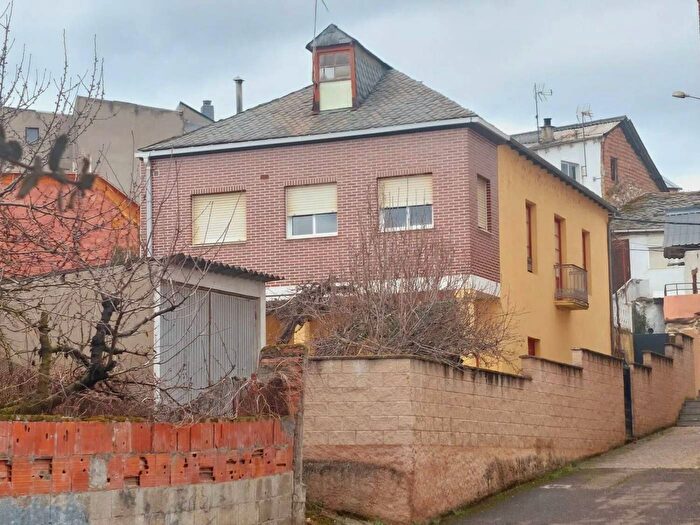Casa de 3 habitaciones en venta en Castilla y León, León