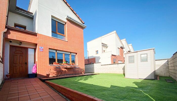 Casa en venta de 2 habitaciones: Polanco, Cantabria