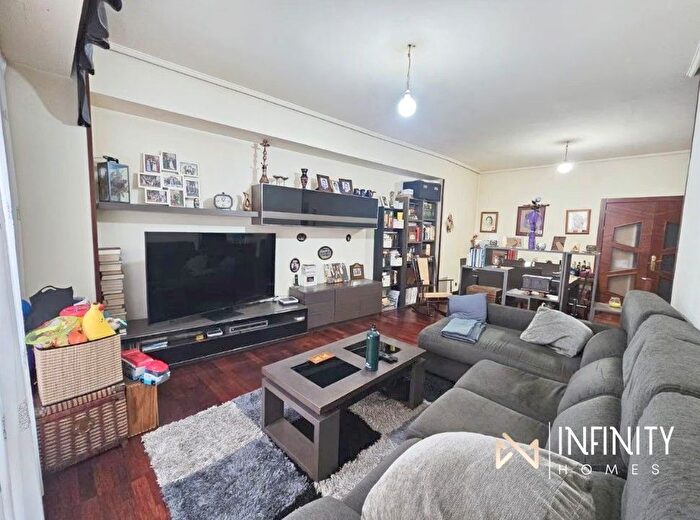 Piso en venta de 4 habitaciones, Ibaiondo, Iturralde