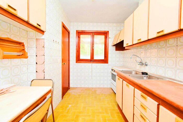 Casas en venta y pisos alquiler - 3