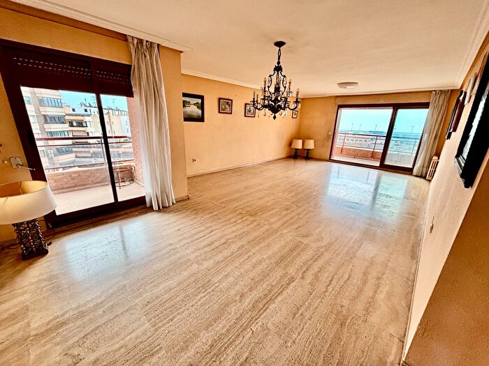 Piso en venta de 4 habitaciones: Centro, Ensanche Diputación