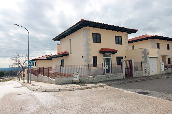 Casa en venta de 4 habitaciones en Bustarviejo, Madrid