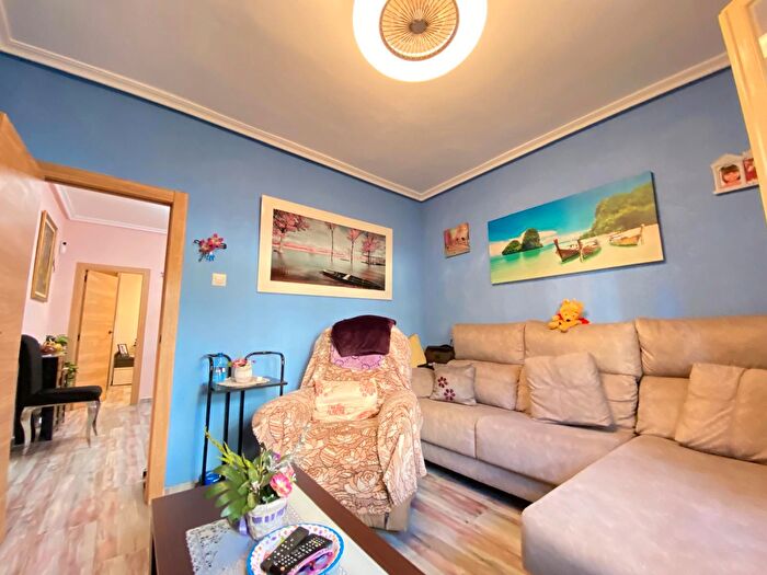 Casas en venta y pisos alquiler - 3
