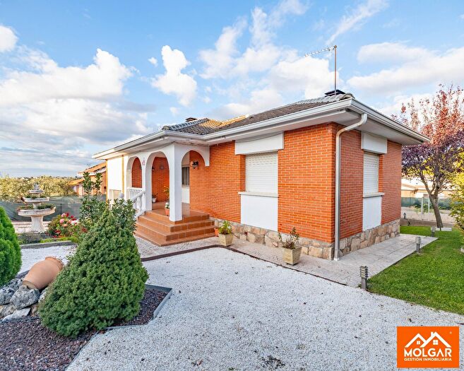 Casa en venta de 4 habitaciones: El Casar, Guadalajara