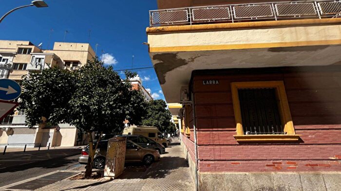 Andalucía, Sevilla: Piso en venta de 4 habitaciones