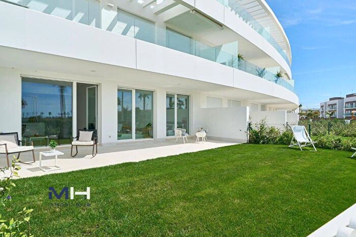 Piso de 2 habitaciones en venta en Andalucía, Cádiz