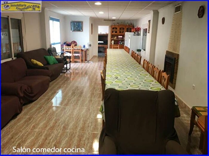 Casas en venta y pisos alquiler - 3