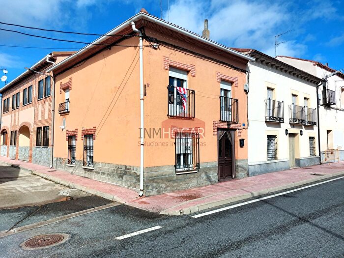 Casa en venta de 3 habitaciones: Pajares de Adaja, Ávila
