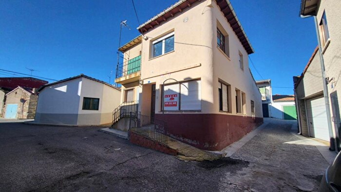 Casa en venta de 2 habitaciones: Castilla y León, Ávila