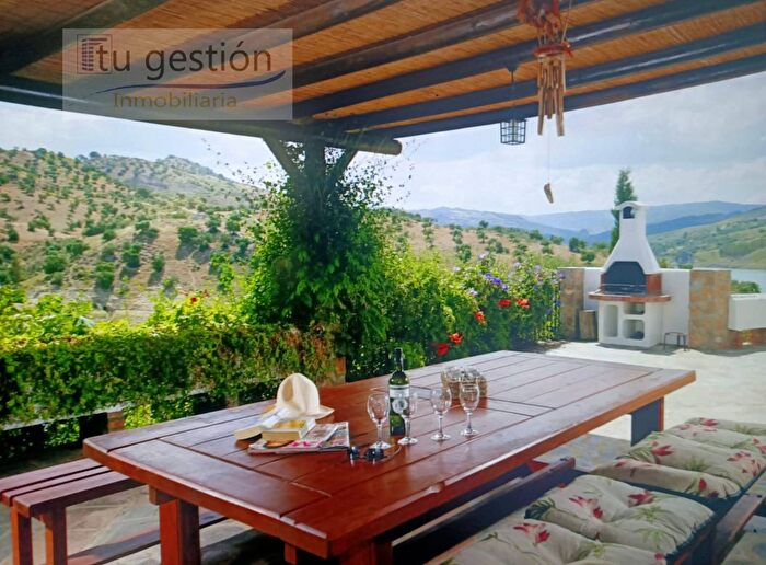 Casas en venta y pisos alquiler - 3