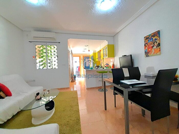 Piso en venta de 3 habitaciones, Campoamor Altozano, Campoamor