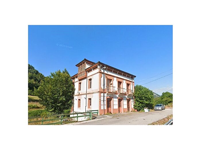 Casa en venta de 6 habitaciones en Caso, Asturias