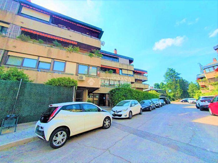 San Blas, Rejas: Piso en venta de 4 habitaciones
