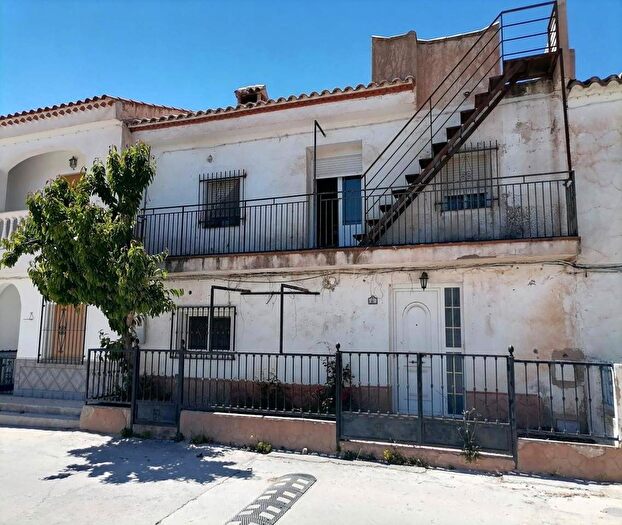 Casas en venta y pisos alquiler - 2
