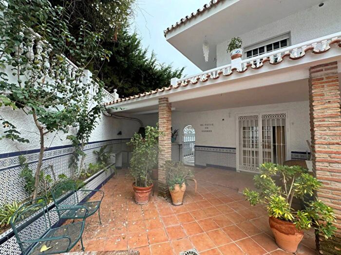 Casa de 4 habitaciones en venta en Andalucía, Málaga
