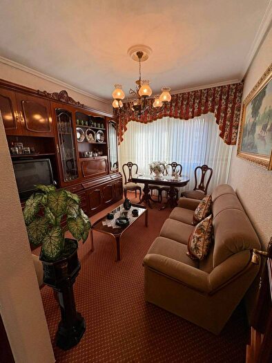 Casas en venta y pisos alquiler - 3