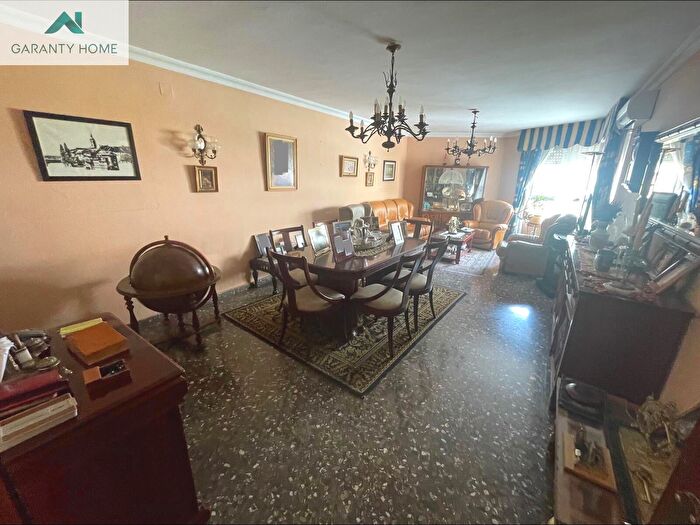 Cruz de Humilladero, Carranque Haza Cuevas: Piso en venta de 4 habitaciones