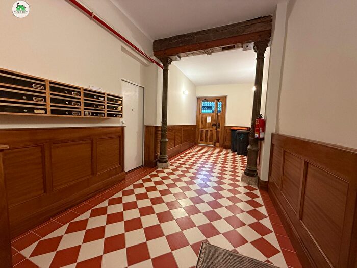 Piso en venta de 3 habitaciones en Centro, Palacio