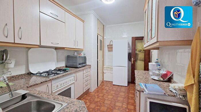 Casas en venta y pisos alquiler - 3
