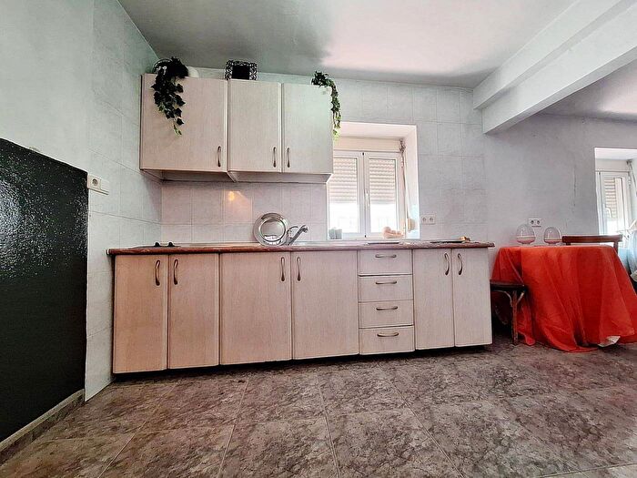 Casas en venta y pisos alquiler - 2