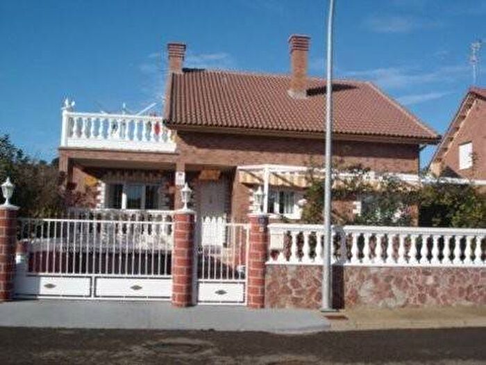 Casas en venta y pisos alquiler - 2