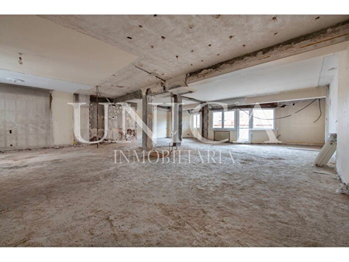 Piso de 4 habitaciones en venta en Retiro, Jerónimos