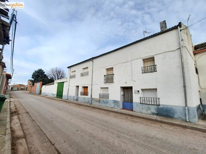 Casa en venta de 5 habitaciones en CastrilloTejeriego, Valladolid