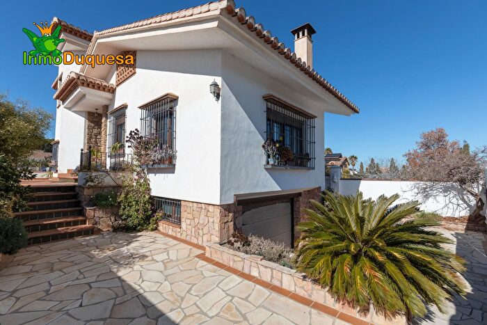 Casa en venta de 3 habitaciones en Urbanizaciones, Alhendín