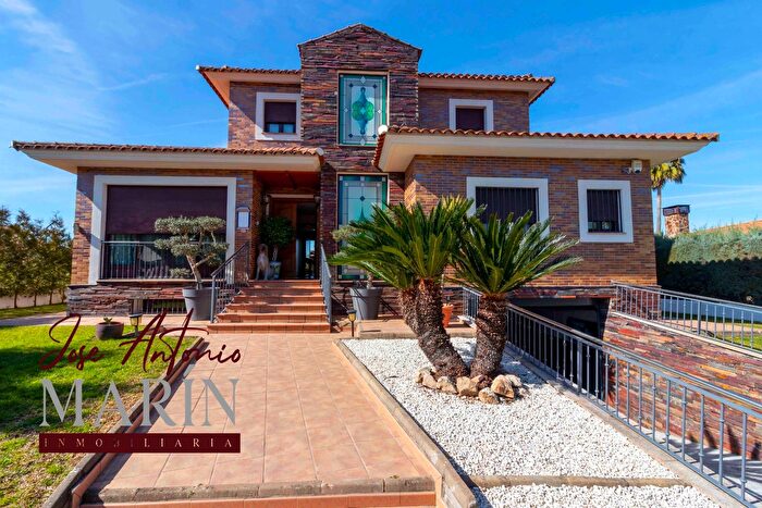 Casa de 4 habitaciones en venta en Golf Guadiana, Badajoz Capital