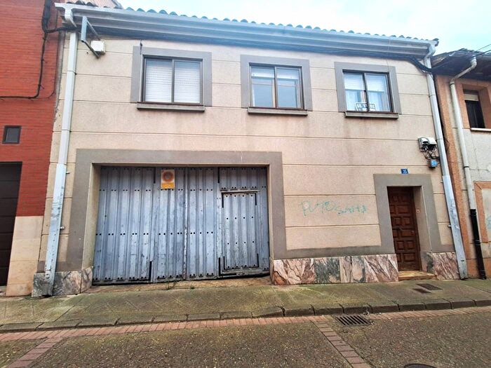 Casa en venta de 3 habitaciones en Castilla y León, León