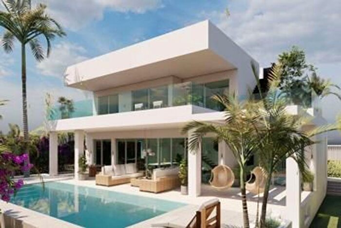 Casa de 5 habitaciones en venta en San Pedro de Alcántara, Nueva Alcántara