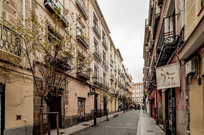 Piso en venta de 3 habitaciones, Centro, Justicia Chueca