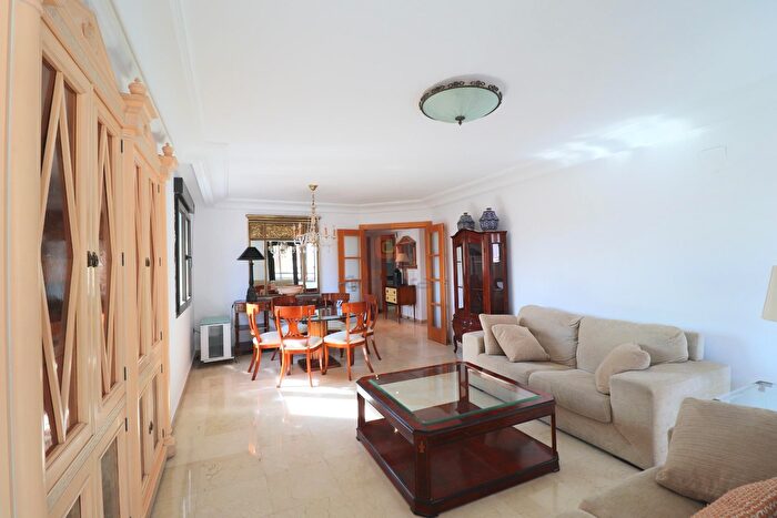 Piso de 4 habitaciones en venta en Centro, Ensanche Diputación