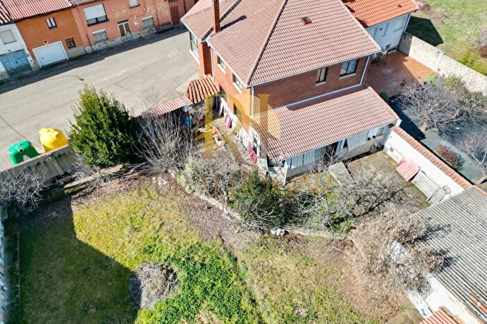 Casas en venta y pisos alquiler - 3