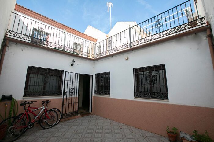 Casa en venta de 3 habitaciones, Sur, Campo de la Verdad Miraflores