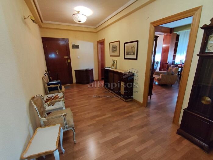 Piso en venta de 5 habitaciones en Centro, Albacete Capital