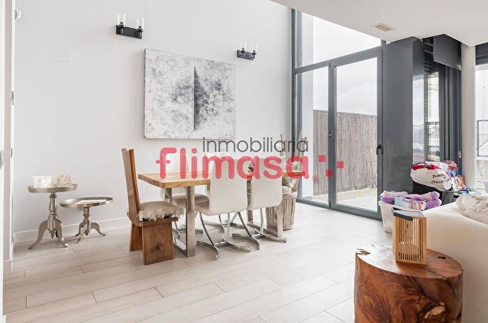 Casas en venta y pisos alquiler - 3