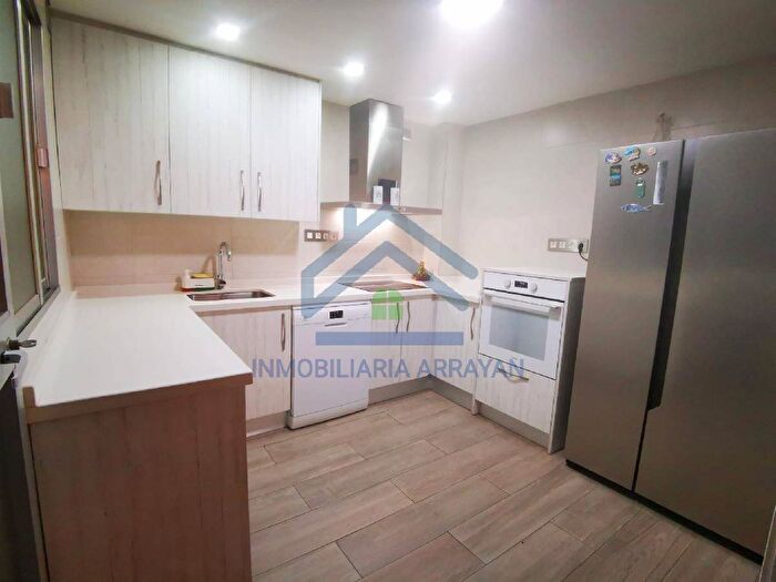 Andalucía, Granada: Casa en venta de 4 habitaciones
