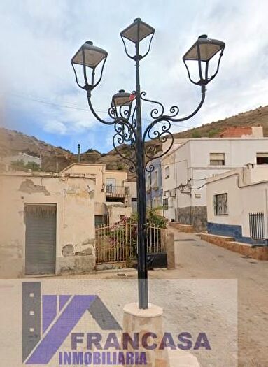 Casa de 3 habitaciones en venta en Rioja, Almería