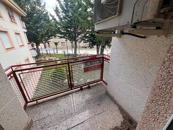 Piso de 2 habitaciones en venta en San Bartolomé de Pinares, Ávila