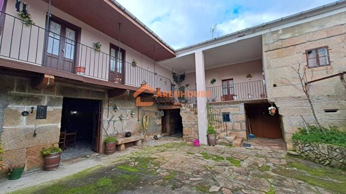 Casa en venta de 4 habitaciones en Galicia, Ourense