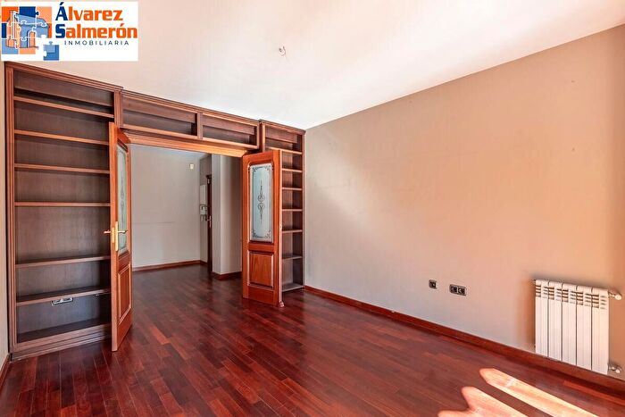 Casas en venta y pisos alquiler - 3